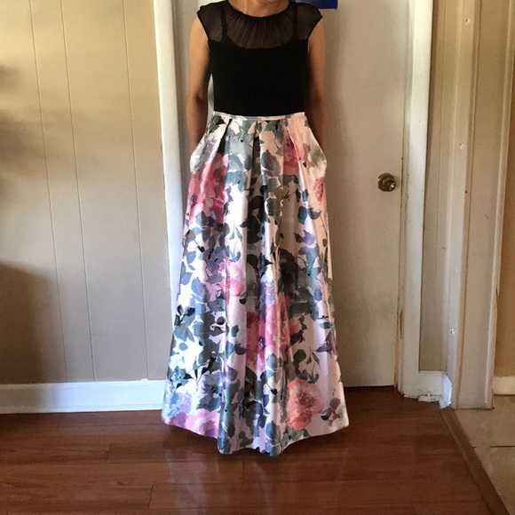 Sangria flower pattern long dress - Picture 2 of 8